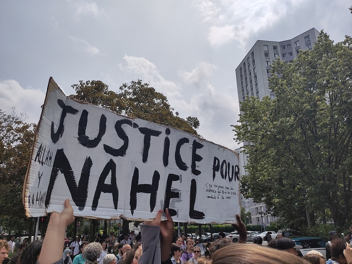 Cette photo a été prise lors de la marche blanche du 29 juin, deux jours après la mort du jeune homme. Crédit photo : Créative commons.