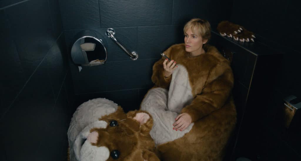 Judith Godrèche déguisée en hamster dans sa série Icon of French Cinema. « L’humour ça me protège », dit-elle. DAVID KOSKAS